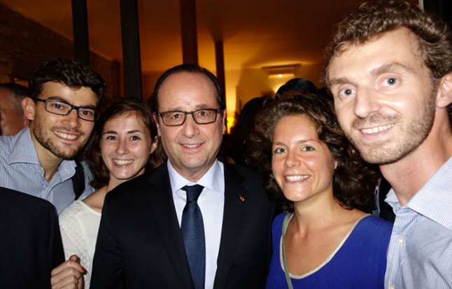 En Guinée-Conakry, François Hollande rencontre les volontaires Fidesco François Hollande - Fidesco