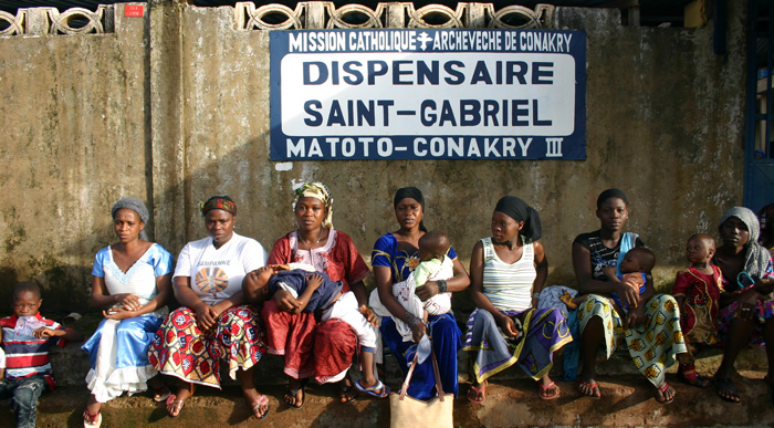 En Guinée-Conakry, François Hollande rencontre les volontaires Fidesco Guinée © Communauté de l'Emmanuel 2014