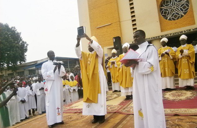 Forum des jeunes au Burundi © Communauté de l'Emmanuel 2014
