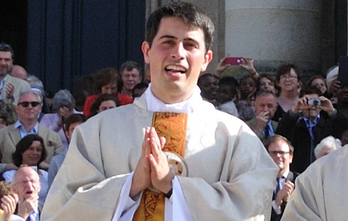 Ils sont prêtres ! Gloire à Dieu ! Jean-Baptiste Bienvenu, ordonné prêtre à Versailles le 26 juin 2016.