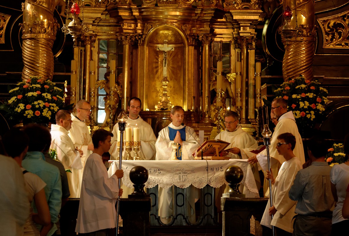 4 pays slaves réunis pour célébrer la Miséricorde Les prêtres de tous les pays concélèbrent la messe au Sanctuaire de la Divine Miséricorde