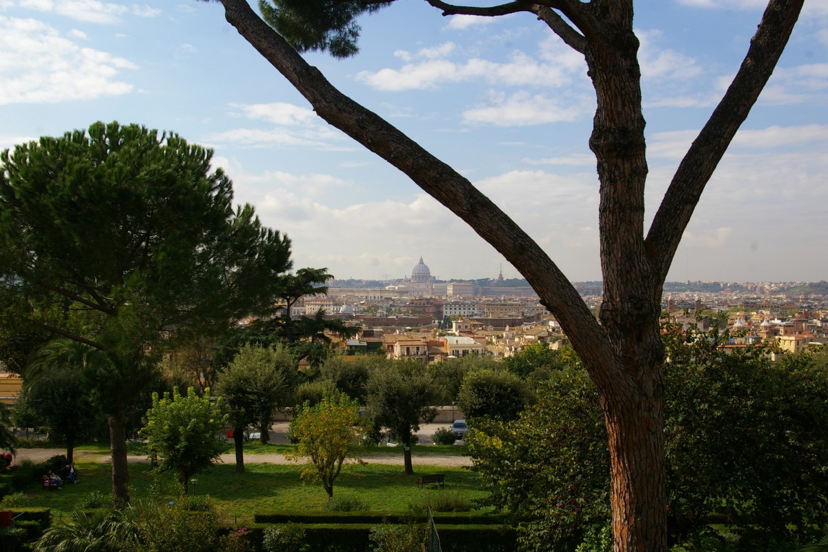 3 mois de mission à la Trinité-des-Monts Vue sur Rome depuis la Trinité des Monts.