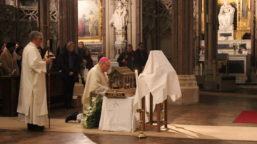 Accueil des reliques et messe douverture de la Mercy Mission 2 1