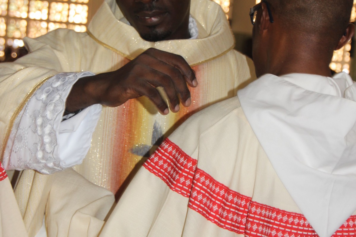 Weekend de joie à Lomé Prise de chasuble