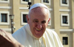 Nouveau document épiscopal sur le Renouveau charismatique pope francis 1784304 900x566 2