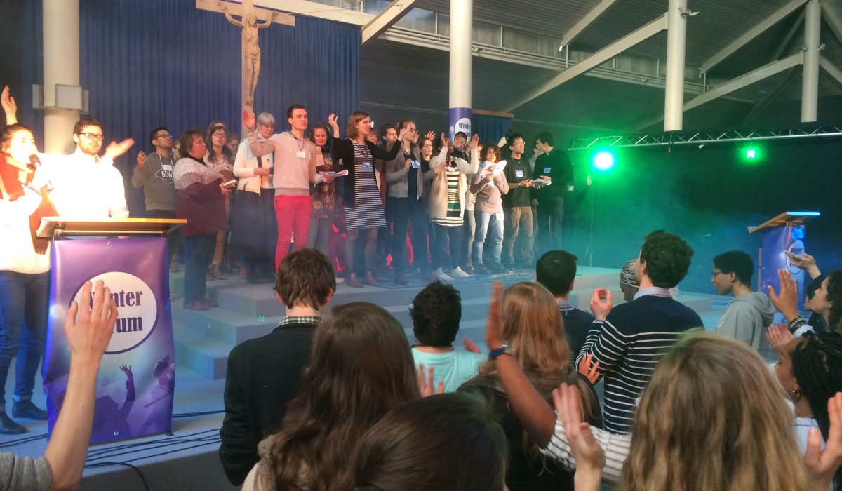#WINTERFORUM2017 - 350 jeunes ont quitté leur divan ! Louange