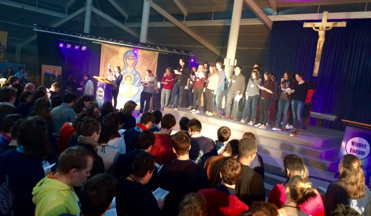 #WINTERFORUM2017 - 350 jeunes ont quitté leur divan ! Louange