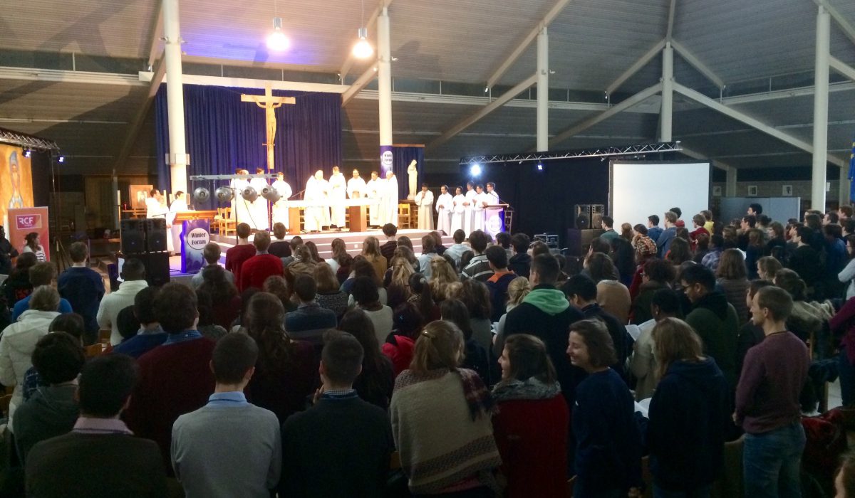 #WINTERFORUM2017 - 350 jeunes ont quitté leur divan ! Messe