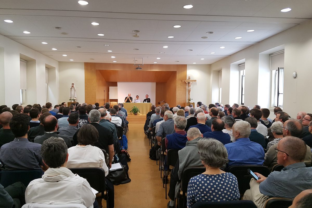 Les prêtres de l'Emmanuel rassemblés à Fatima 20170418 104211