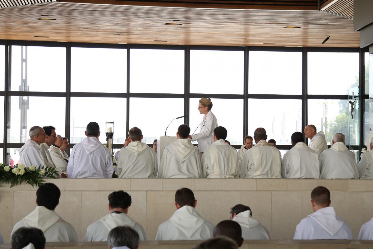 Les prêtres de l'Emmanuel rassemblés à Fatima RZ5A9545