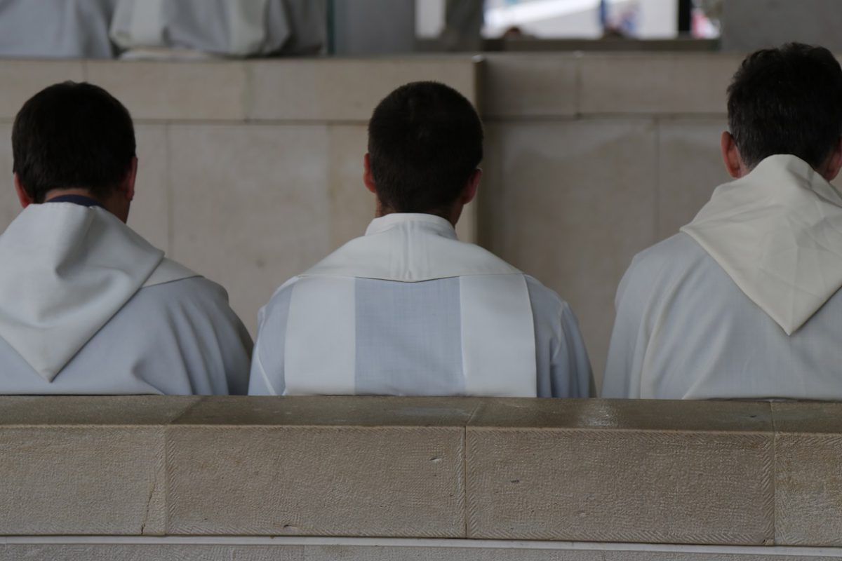 Les prêtres de l'Emmanuel rassemblés à Fatima RZ5A9594