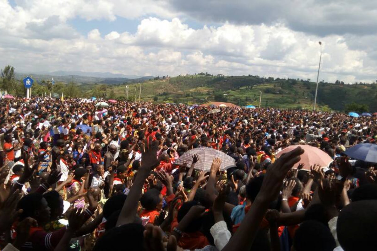 20 000 personnes à Kibeho pour la Pentecôte IMG 20170614 WA0007