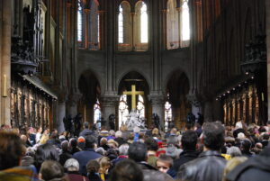 La Communauté de l'Emmanuel se consacre aux Cœurs de Jésus et de Marie DSC 0009