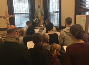 La Communauté de l'Emmanuel se consacre aux Cœurs de Jésus et de Marie NYC