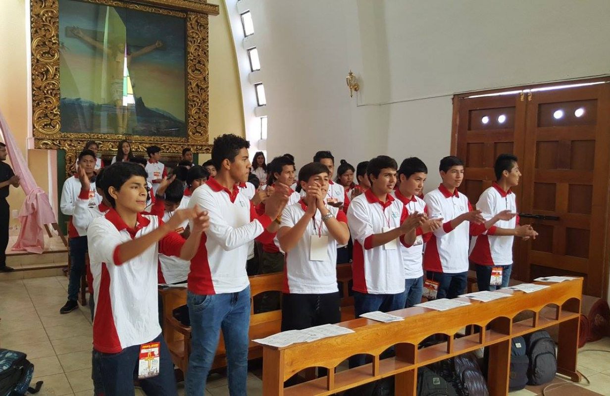 Le Forum des jeunes... au Pérou 22095972_1724315140966758_5403901316351622700_o