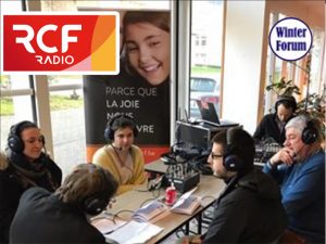 Deux forums mettent feu à l'hiver 28070779 448600145556693 8228038799720833144 o 1