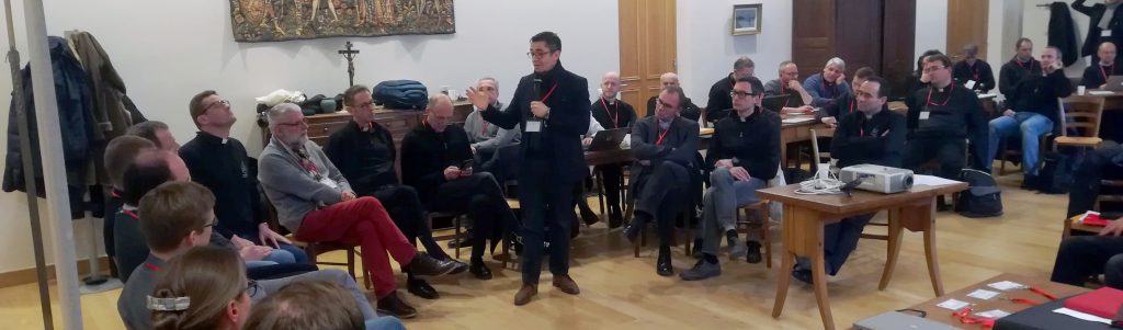 Première Assemblée générale de l'Association cléricale de la Communauté de l'Emmanuel Bandeau Conseil 2