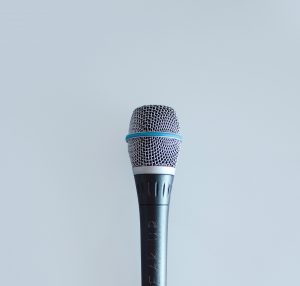 S’engager dans les débats bioéthiques : Pourquoi ? Comment ? Carre micro