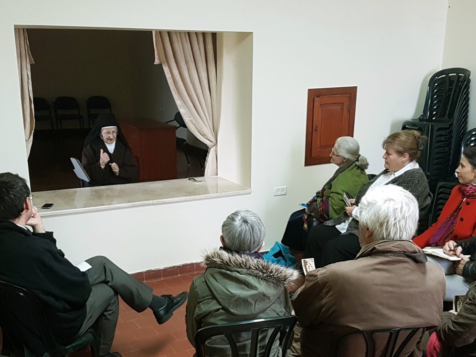 Consécration des Kids à Marie, Lourdes en Terre Sainte, pèlerinage orthodoxe en Albanie – nouvelles de la Communauté 100756