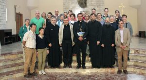 Consécration des Kids à Marie, Lourdes en Terre Sainte, pèlerinage orthodoxe en Albanie – nouvelles de la Communauté Bandeau 1