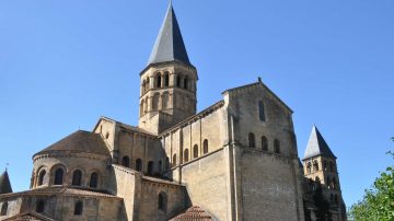 Le blog basilique paray le monial chevet 2000x1328