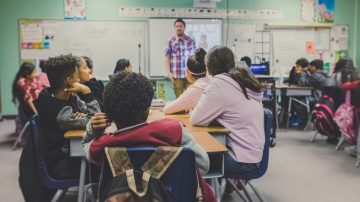Emmanuel Education neonbrand 426918 unsplash