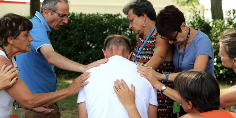 Paray-le-Monial, un lieu spirituel incontournable Paray 18 priere freres