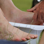 Un chant et une méditation sur le lavement des pieds Vignette Facebook Lavement des pieds