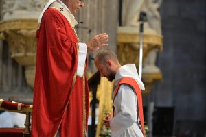 Photos et vidéos des ordinations sacerdotales 2020 Ordination Yann Barbotin © Marie-Christine Bertin Diocèse de Paris