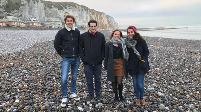 "On peut vivre heureux par le simple fait de vivre avec Dieu" - Des jeunes confinés en paroisse rurale témoignent Vignette jeunes Wemps Normandie 2020