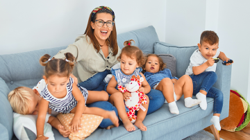 Vignette famille canape enfants