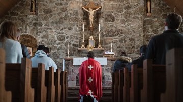 Musulmans, osons les rencontrer au nom de Jésus Vignette messe adoration croix
