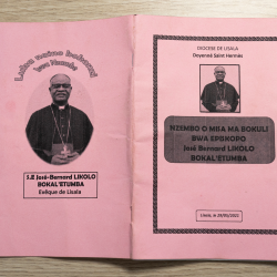 Retour sur l'ordination épiscopale de Monseigneur José Likolo, évêque de Lisala 211A7404