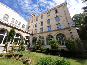 Séminaristes de l'Emmanuel : une maison unique de formation ouvre à Paris Photo de la maison de formation de la Source à Paris