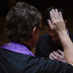 Le pape nous propose un examen de conscience Vignette Facebook confession benediction