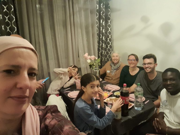 Un groupe de l'Emmanuel accueilli au Rocher le temps d'une soirée 20220326 BONDY weco Adultes2