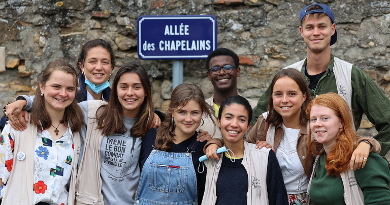 Les sessions de Paray cherchent des jeunes bénévoles pour servir cet été Vignette Facebook J2S groupe Chapelains