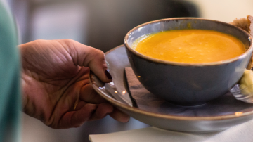 Vignette Facebook main soupe