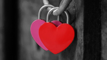 Vignette Facebook coeurs cadenas rouge