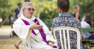 Communauté de l'Emmanuel Vignette Facebook pretre confession discussion